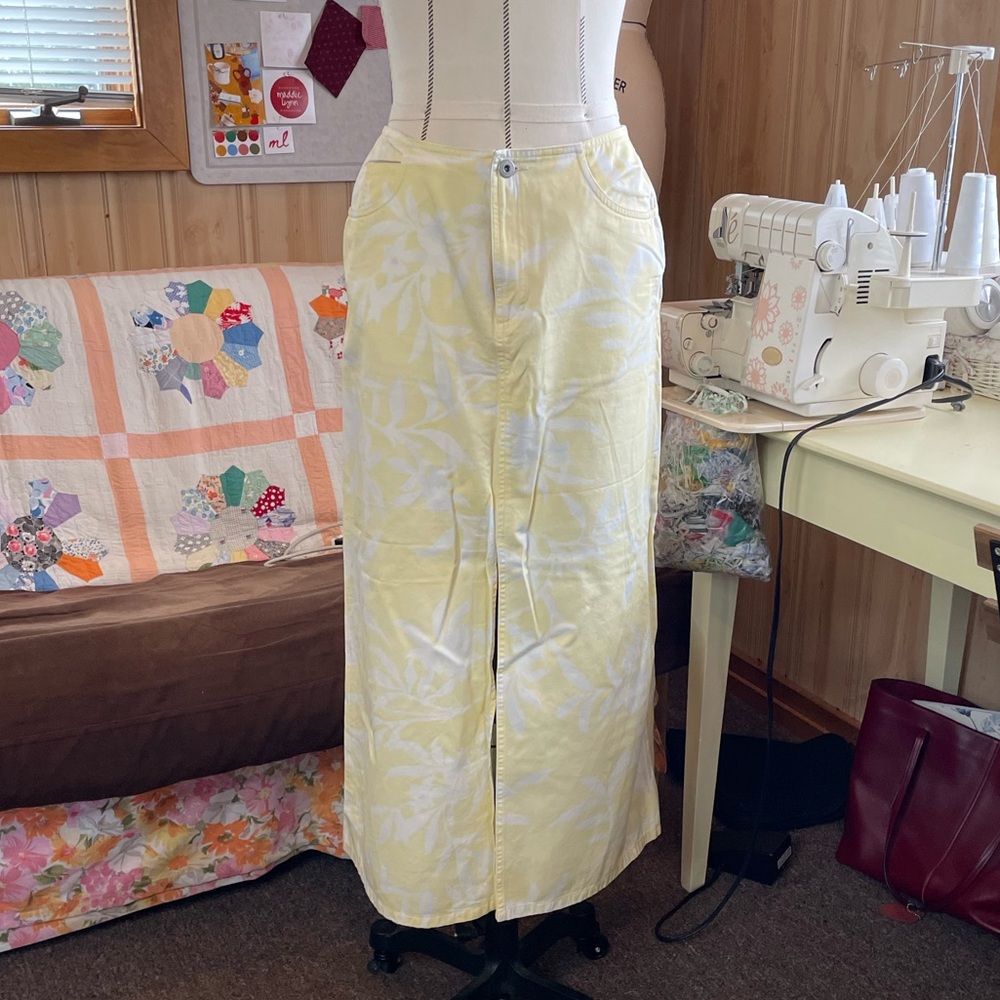 Butter Yellow Floral Denim Women's Skirt